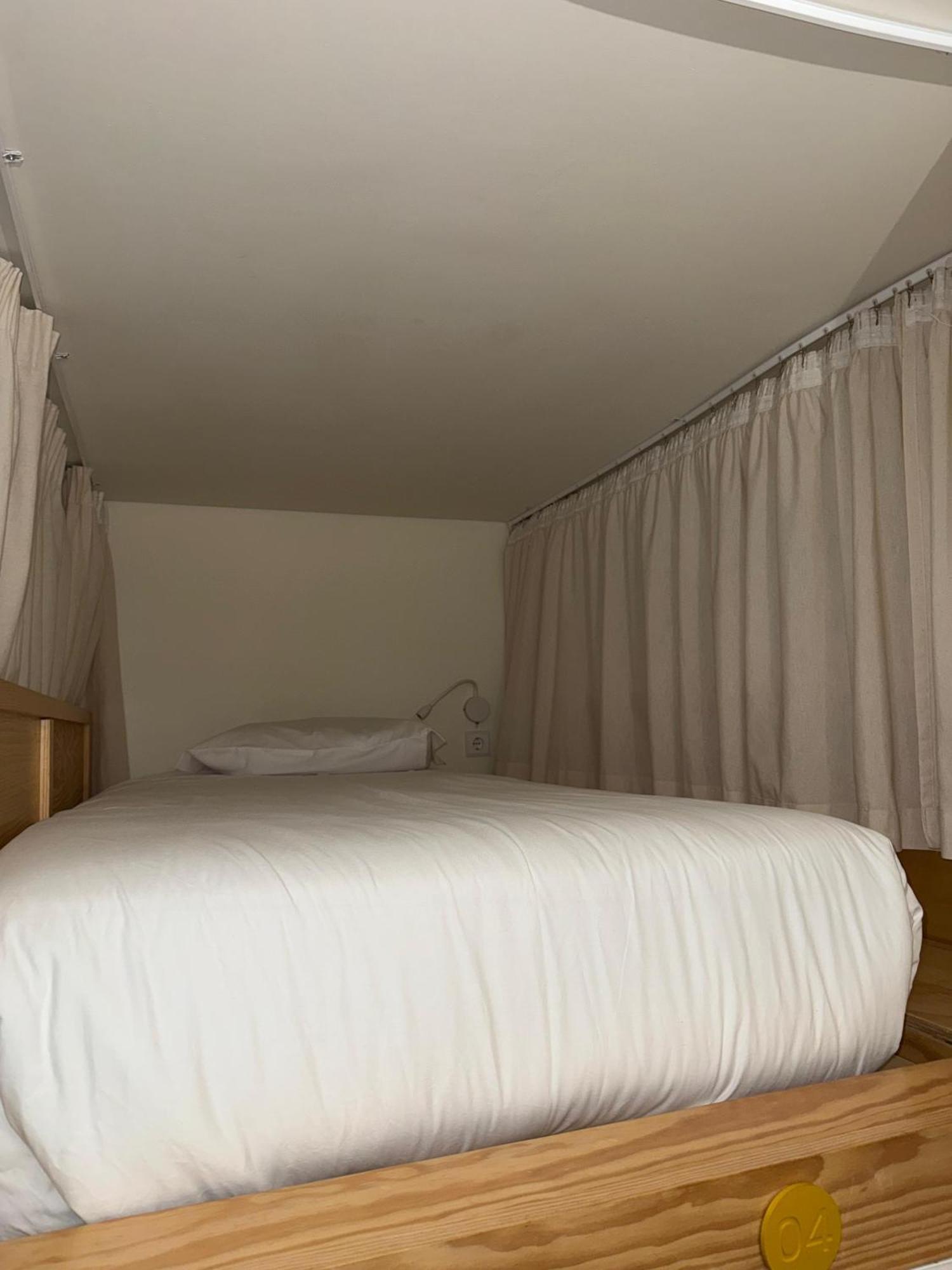Surf & Sea Suites Parede Exterior photo